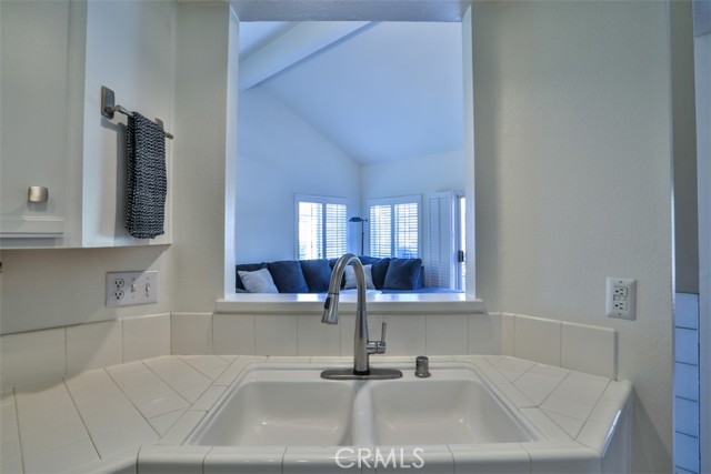 8025 E Sandstone Drive, Anaheim Hills CA: https://media.crmls.org/medias/54f42e01-799d-4380-9828-3012a52a848f.jpg