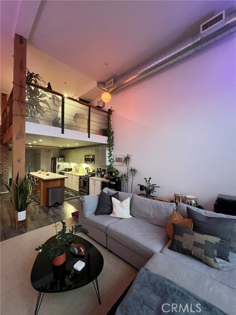 4215 Glencoe Avenue, Marina del Rey CA: https://media.crmls.org/medias/54f4afc2-109e-4f9c-a991-e9246debaf1a.jpg