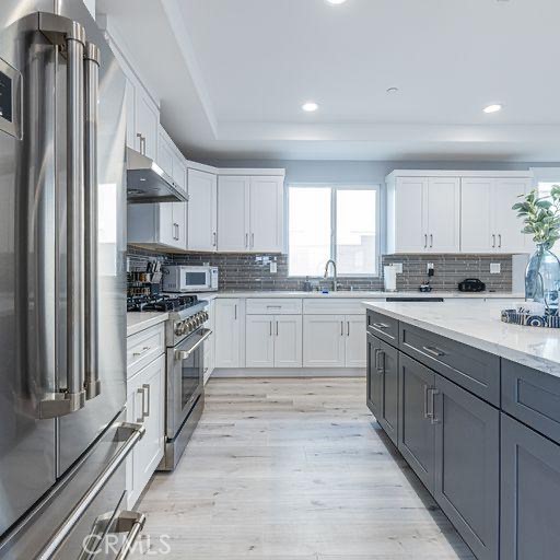 7792 Liberty Drive, Huntington Beach CA: https://media.crmls.org/medias/54f4d887-61b3-4e83-ad47-b28e9c8d9f12.jpg