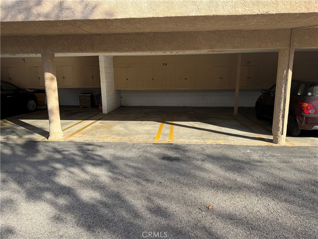 https://media.crmls.org/medias/54f595e8-6c63-4d1f-adea-976ba56d39f0.jpg?preset=X-Large