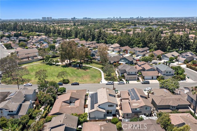 16 Bluejay, Irvine CA: https://media.crmls.org/medias/54f63dea-d767-4116-b0ad-1a3efa9383bc.jpg