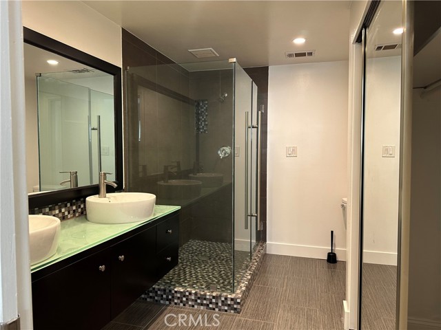Main bathroom