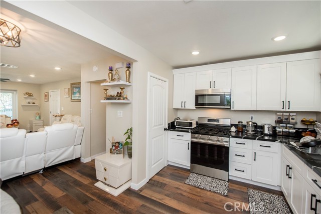 Detail Gallery Image 9 of 37 For 2803 Ladera Rd, San Bernardino,  CA 92405 - 3 Beds | 2 Baths