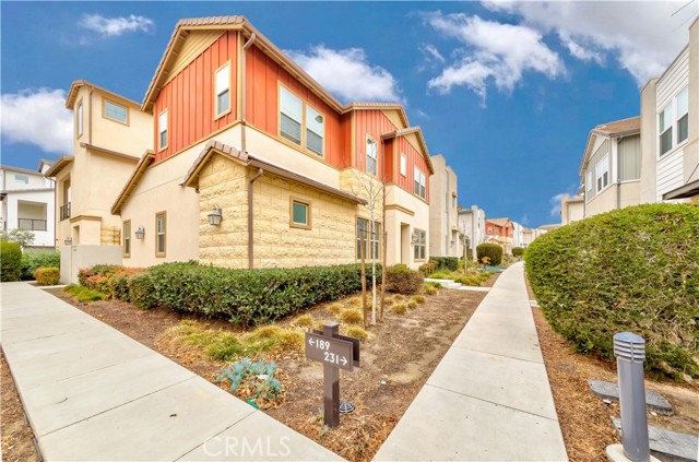 Detail Gallery Image 3 of 38 For 191 Frame, Irvine,  CA 92618 - 3 Beds | 2 Baths