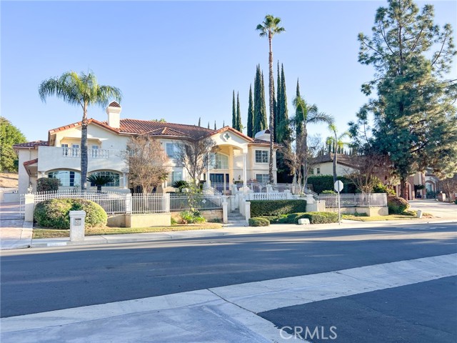 Detail Gallery Image 2 of 45 For 6926 Orozco Dr, Riverside,  CA 92506 - 6 Beds | 5/1 Baths