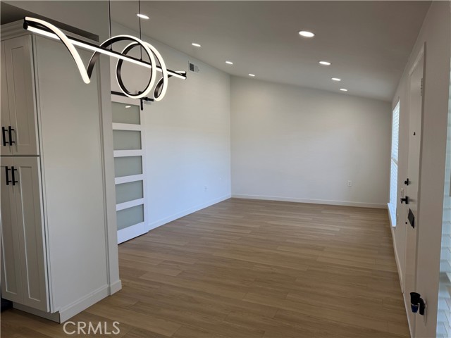 Detail Gallery Image 11 of 42 For 19110 Avenue of the Oaks #D,  Newhall,  CA 91321 - 2 Beds | 1 Baths