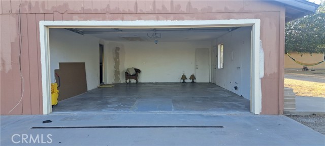 Detail Gallery Image 3 of 20 For 12255 Mesquite, Oak Hills,  CA 92344 - 2 Beds | 1 Baths