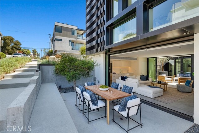 2821 Alma Avenue, Manhattan Beach CA: https://media.crmls.org/medias/54f85321-f51b-4d68-9544-70fbe439e03c.jpg