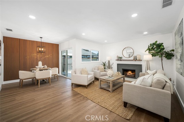 2312 Iroquois Avenue, Long Beach CA: https://media.crmls.org/medias/54f88885-4cd6-4cdf-a684-7c0c618b6908.jpg