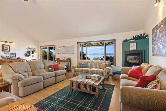 Detail Gallery Image 7 of 49 For 3723 Lakeview, Nice,  CA 95464 - 2 Beds | 1/1 Baths