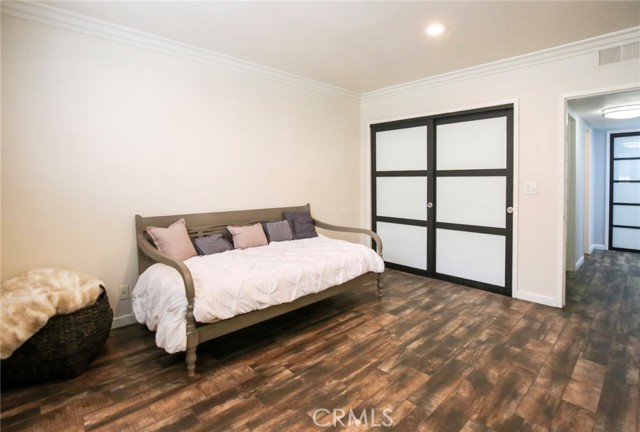 Detail Gallery Image 15 of 25 For 14141 Dickens #111,  Sherman Oaks,  CA 91423 - 2 Beds | 2 Baths
