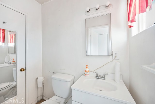 Detail Gallery Image 18 of 32 For 2612 Manhattan Beach Bld, Gardena,  CA 90249 - 3 Beds | 2 Baths