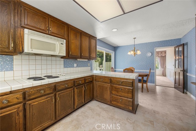 5409 Willowick Circle, Anaheim Hills CA: https://media.crmls.org/medias/54f91350-3117-40f8-a450-b3c9b66dd485.jpg