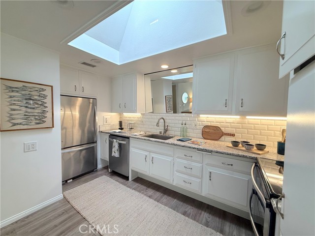 Detail Gallery Image 9 of 18 For 1520 Northwood Road 244e,  Seal Beach,  CA 90740 - 2 Beds | 1/1 Baths