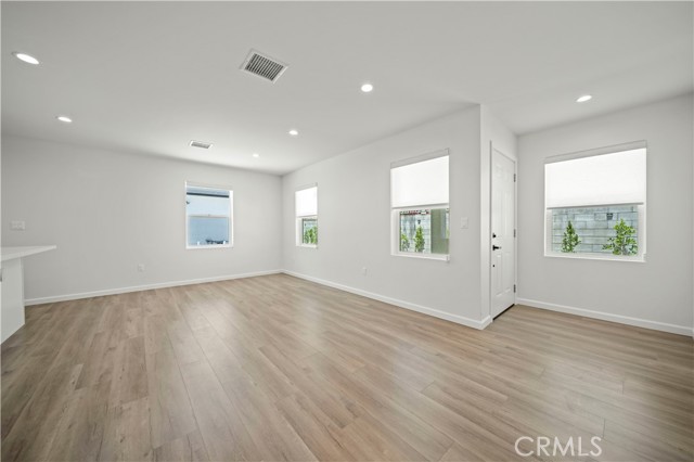 Detail Gallery Image 5 of 20 For 252 W Tujunga #101,  Burbank,  CA 91502 - 2 Beds | 2 Baths