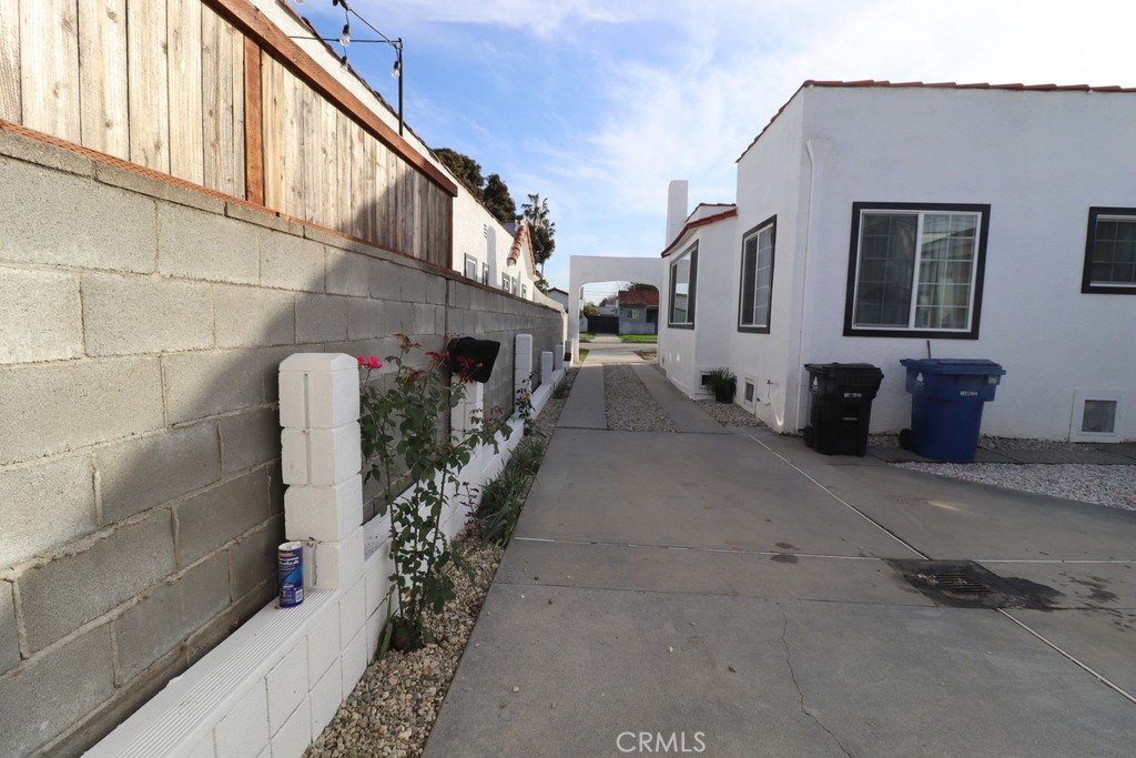 https://media.crmls.org/medias/54f96e36-9c83-4caa-9698-b89f0cee4532.jpg?preset=X-Large