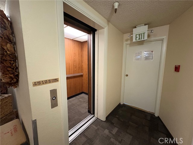 Detail Gallery Image 6 of 21 For 735 El Camino Real #102,  Burlingame,  CA 94010 - 2 Beds | 1 Baths