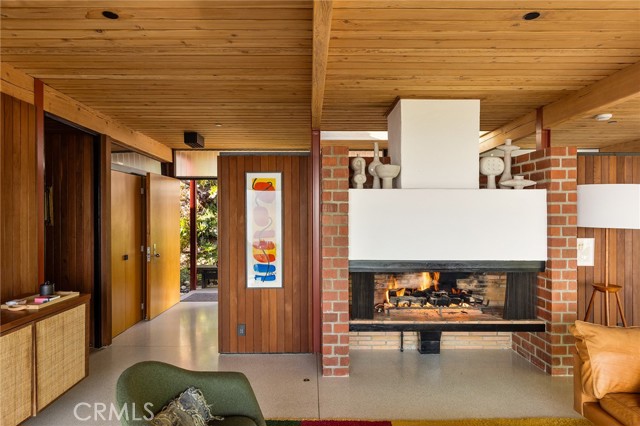 Detail Gallery Image 11 of 32 For 1515 N Tigertail, Los Angeles,  CA 90049 - 3 Beds | 2/1 Baths