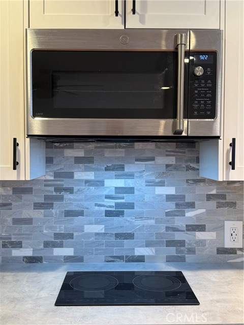 Detail Gallery Image 4 of 8 For 4488 Hillside, Norco,  CA 92860 - 0 Beds | 1 Baths