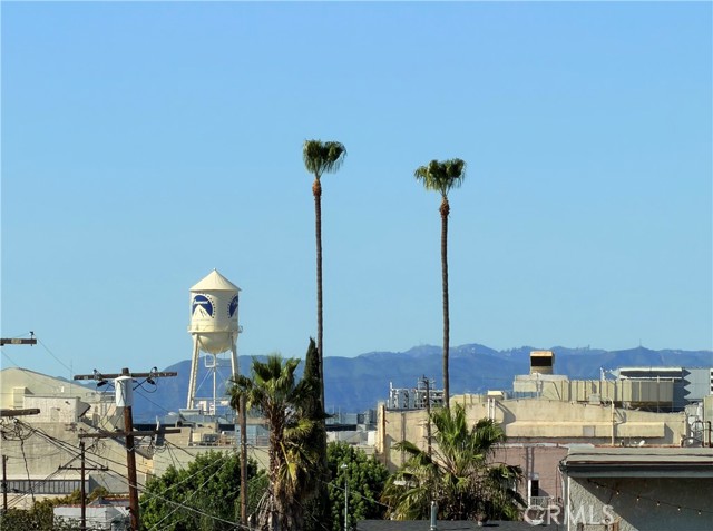 Detail Gallery Image 18 of 43 For 5336 Lemon Grove, Los Angeles,  CA 90038 - 6 Beds | 4/1 Baths