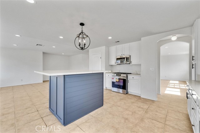 Detail Gallery Image 15 of 38 For 15010 Arrow Bld, Fontana,  CA 92335 - 5 Beds | 2/1 Baths