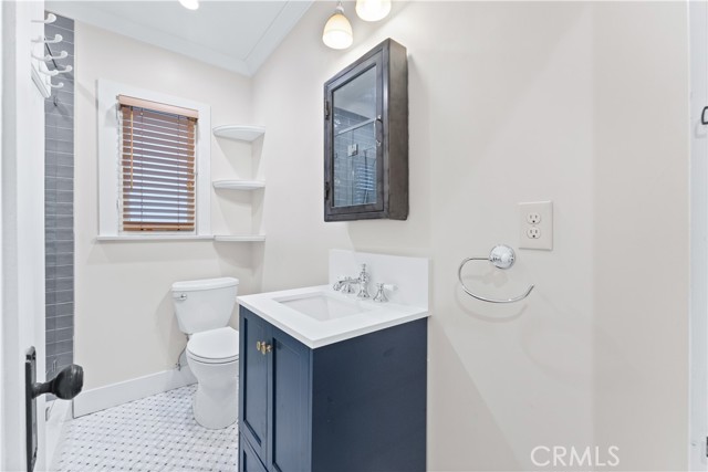 Detail Gallery Image 19 of 21 For 219 N Center St, Orange,  CA 92866 - 2 Beds | 2 Baths
