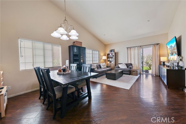 251 E Center Street, Covina CA: https://media.crmls.org/medias/54fd672f-bd41-4316-8a78-ade7e44a3651.jpg