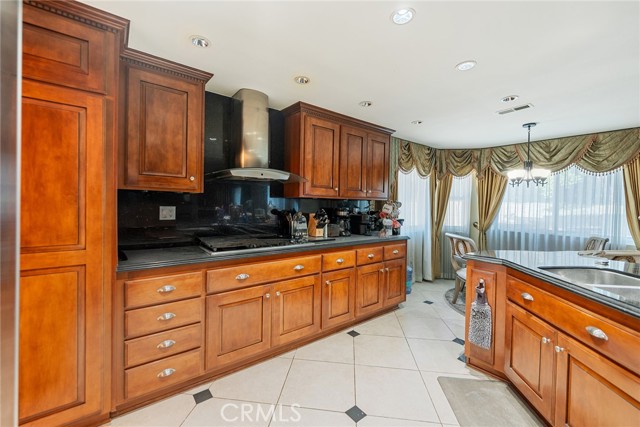 2445 N Santiago Boulevard, Orange CA: https://media.crmls.org/medias/54fd96c5-5517-4701-85d1-a920fb0ec0a4.jpg