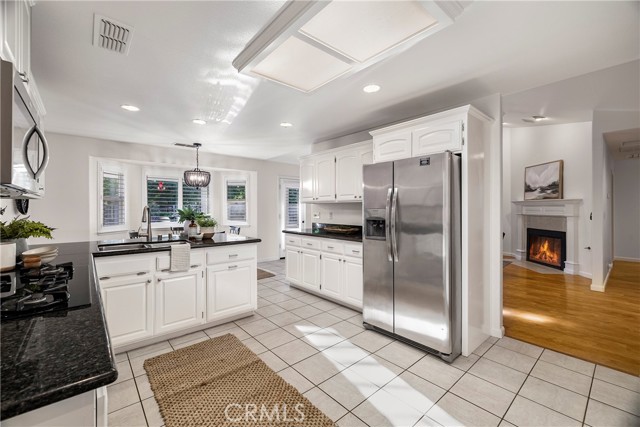 Detail Gallery Image 17 of 57 For 2286 Burlingame Drive, Chico,  CA 95928 - 4 Beds | 3 Baths