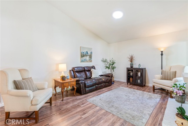28332 Zarza, Mission Viejo CA: https://media.crmls.org/medias/54fe95b7-655b-4334-96d1-cbff3fd7c5cf.jpg