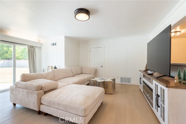 Detail Gallery Image 6 of 50 For 705 E Foothill Blvd, Glendora,  CA 91741 - 4 Beds | 2 Baths