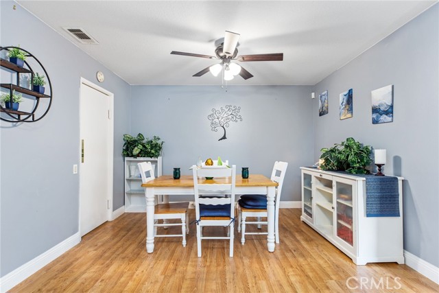 27831 Covington Way, Menifee CA: https://media.crmls.org/medias/54ff2ce6-26ac-4125-a45c-2843b3200fa7.jpg