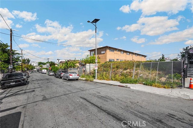 Detail Gallery Image 4 of 17 For 2113 W Court, Los Angeles,  CA 90026 - – Beds | – Baths