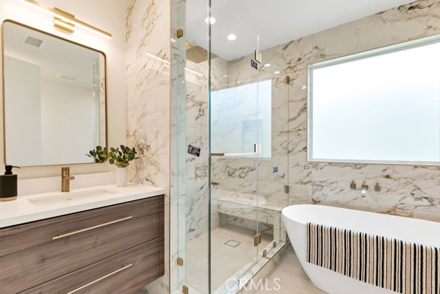 Detail Gallery Image 43 of 46 For 4801 Abbeyville Ave, Woodland Hills,  CA 91364 - 5 Beds | 5/2 Baths