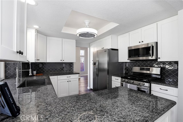 Detail Gallery Image 17 of 49 For 40501 Palmas Ct, Palmdale,  CA 93551 - 3 Beds | 2/1 Baths