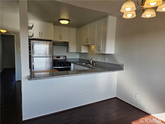 Detail Gallery Image 4 of 14 For 451 W Wilson #6,  Glendale,  CA 91203 - 2 Beds | 1 Baths