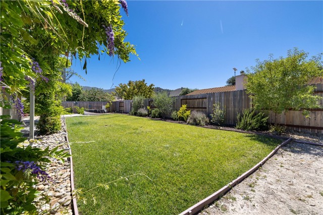 475 Heritage Lane, Los Alamos CA: https://media.crmls.org/medias/5500d839-fb64-4e13-be3c-d9920deabf54.jpg