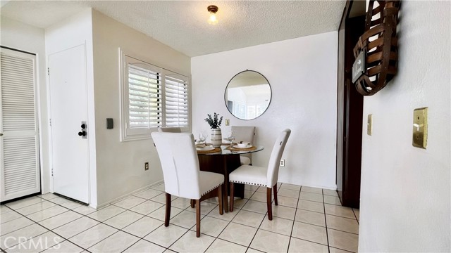 Detail Gallery Image 4 of 12 For 22733 Lakeway Dr #360,  Diamond Bar,  CA 91765 - 2 Beds | 1 Baths