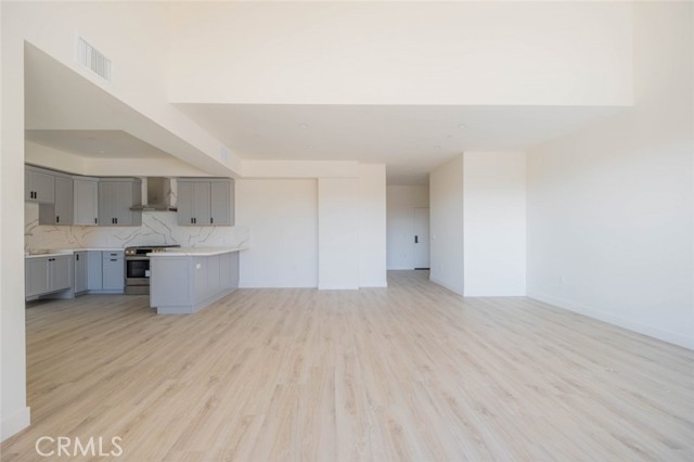 Detail Gallery Image 29 of 41 For 2608 Honolulu Ave #311,  Montrose,  CA 91020 - 3 Beds | 3 Baths