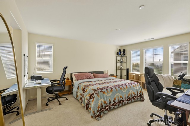 16765 Stags Leap Lane, Fontana CA: https://media.crmls.org/medias/5501bb73-45e4-4c9f-ae41-3c01718c47d7.jpg