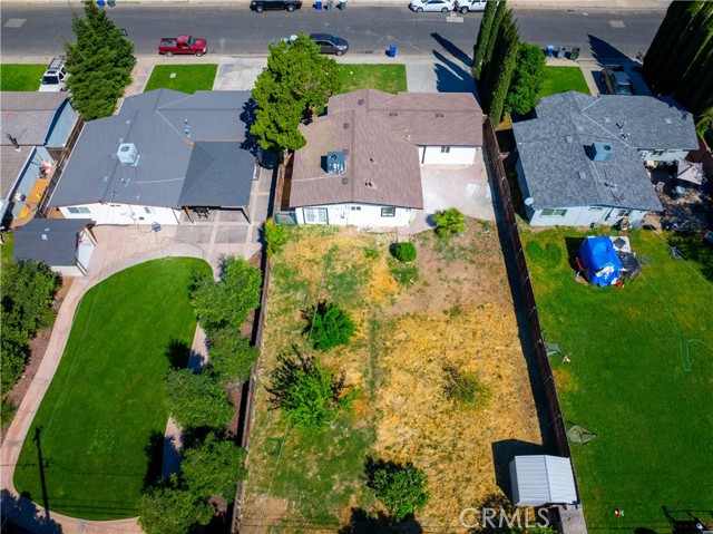 Detail Gallery Image 7 of 9 For 1570 E 26th, Merced,  CA 95340 - 3 Beds | 2 Baths