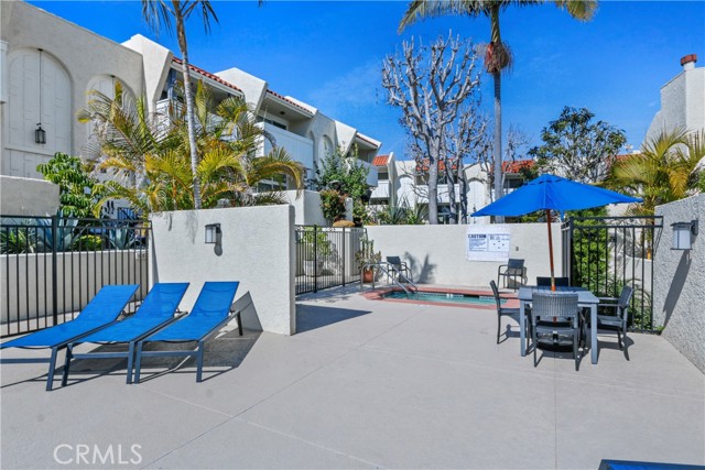 215 Valley Drive, Hermosa Beach, California 90254, 2 Bedrooms Bedrooms, ,3 BathroomsBathrooms,Residential,Sold,Valley,SB24029451