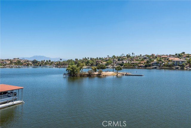 21998 Strawberry Lane, Canyon Lake CA: https://media.crmls.org/medias/550357d7-c6d3-4e76-9e5e-50f3bfff9fd9.jpg