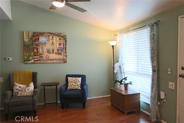 Detail Gallery Image 33 of 71 For 19208 Avenue of the Oaks #J,  Newhall,  CA 91321 - 2 Beds | 1/1 Baths