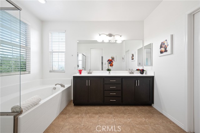 Detail Gallery Image 21 of 37 For 2890 S via Belamaria, Ontario,  CA 91762 - 4 Beds | 2/1 Baths