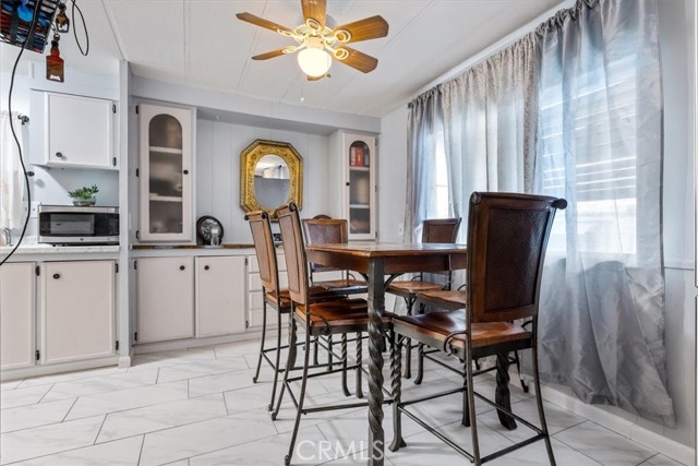 Detail Gallery Image 9 of 12 For 216 Vivian Ln, Bakersfield,  CA 93308 - 3 Beds | 2 Baths