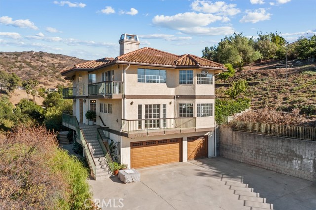 Detail Gallery Image 1 of 47 For 9658 Wheatland Ave, Sunland,  CA 91040 - 4 Beds | 4 Baths
