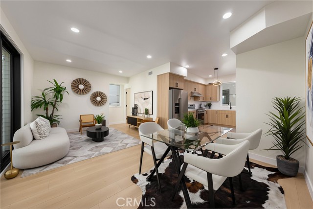 1025 La Cadena, B photo 6