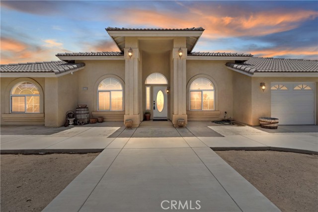 8328 Chateau Road, Phelan CA: https://media.crmls.org/medias/55074221-ce0a-441d-960e-a1b9e0261684.jpg