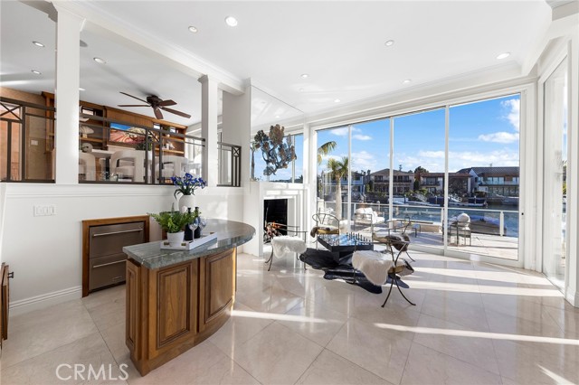 Detail Gallery Image 12 of 75 For 701 Bayside Dr, Newport Beach,  CA 92660 - 5 Beds | 5/1 Baths